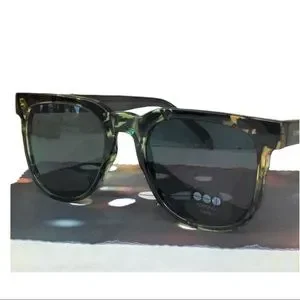 Komono | Accessories | Komono Riviera Palms Sunglasses New  display picture 3